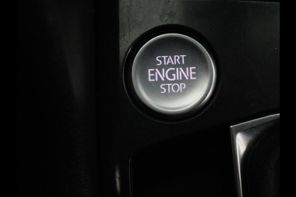 Volkswagen Tiguan 1.5 TSI Life Business | Leder | Stoelverwarming | Keyless | Carplay | Adaptive cruise | Navigatie | Parkeerhulp | Full LED | Stuurverwarming | Virtual Cockpit | Climate control | DAB | Bluetooth