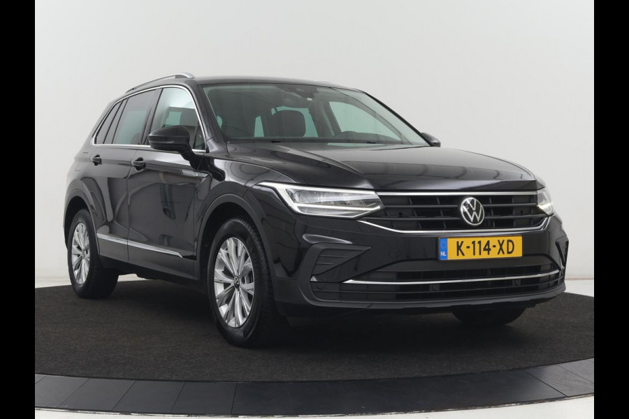 Volkswagen Tiguan 1.5 TSI Life Business | Leder | Stoelverwarming | Keyless | Carplay | Adaptive cruise | Navigatie | Parkeerhulp | Full LED | Stuurverwarming | Virtual Cockpit | Climate control | DAB | Bluetooth