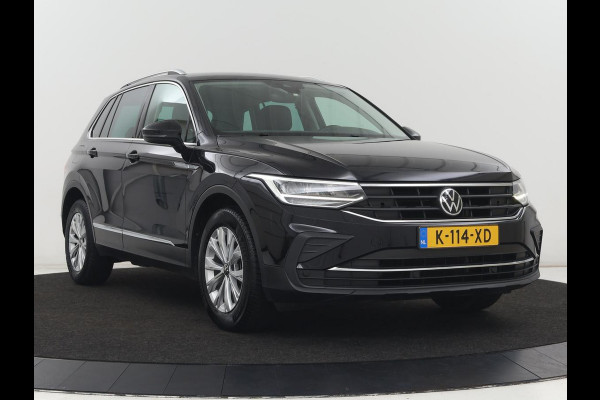 Volkswagen Tiguan 1.5 TSI Life Business | Leder | Stoelverwarming | Keyless | Carplay | Adaptive cruise | Navigatie | Parkeerhulp | Full LED | Stuurverwarming | Virtual Cockpit | Climate control | DAB | Bluetooth
