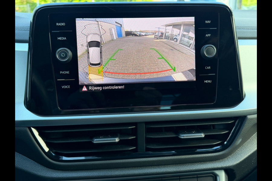 Volkswagen T-Roc 1.5 TSI Life 150 Pk | Navi-Carplay | Clima | Camera | Cruise | 16".