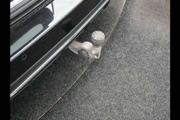 Mercedes-Benz E-Klasse Estate 300 e AMG Line PHEV 313pk Dealer O.H. | Trekhaak Af Fabriek | Adaptive Cruise | 360 Camera | Digital Light | Alcantara Sportstoelen Memory & Verwarmd | Sfeerverlichting | Keyless | Blis | Navigatie | DAB | Plug In Hybrid |