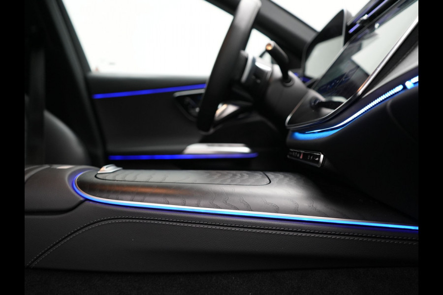 Mercedes-Benz E-Klasse Estate 300 e AMG Line PHEV 313pk Dealer O.H. | Trekhaak Af Fabriek | Adaptive Cruise | 360 Camera | Digital Light | Alcantara Sportstoelen Memory & Verwarmd | Sfeerverlichting | Keyless | Blis | Navigatie | DAB | Plug In Hybrid |