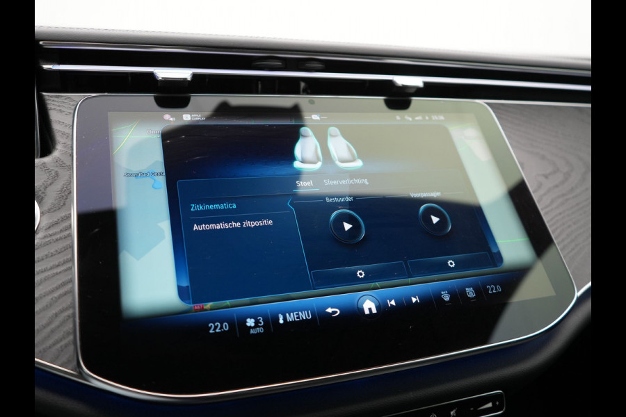 Mercedes-Benz E-Klasse Estate 300 e AMG Line PHEV 313pk Dealer O.H. | Trekhaak Af Fabriek | Adaptive Cruise | 360 Camera | Digital Light | Alcantara Sportstoelen Memory & Verwarmd | Sfeerverlichting | Keyless | Blis | Navigatie | DAB | Plug In Hybrid |