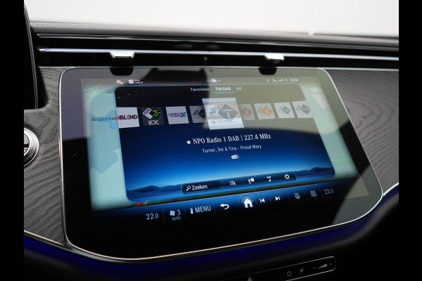 Mercedes-Benz E-Klasse Estate 300 e AMG Line PHEV 313pk Dealer O.H. | Trekhaak Af Fabriek | Adaptive Cruise | 360 Camera | Digital Light | Alcantara Sportstoelen Memory & Verwarmd | Sfeerverlichting | Keyless | Blis | Navigatie | DAB | Plug In Hybrid |