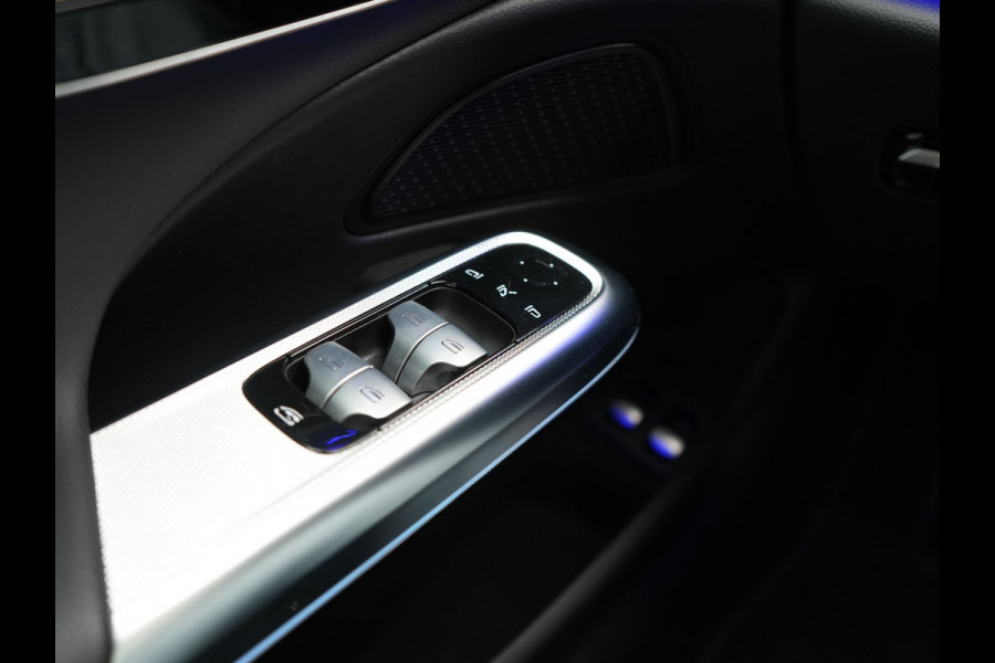 Mercedes-Benz E-Klasse Estate 300 e AMG Line PHEV 313pk Dealer O.H. | Trekhaak Af Fabriek | Adaptive Cruise | 360 Camera | Digital Light | Alcantara Sportstoelen Memory & Verwarmd | Sfeerverlichting | Keyless | Blis | Navigatie | DAB | Plug In Hybrid |