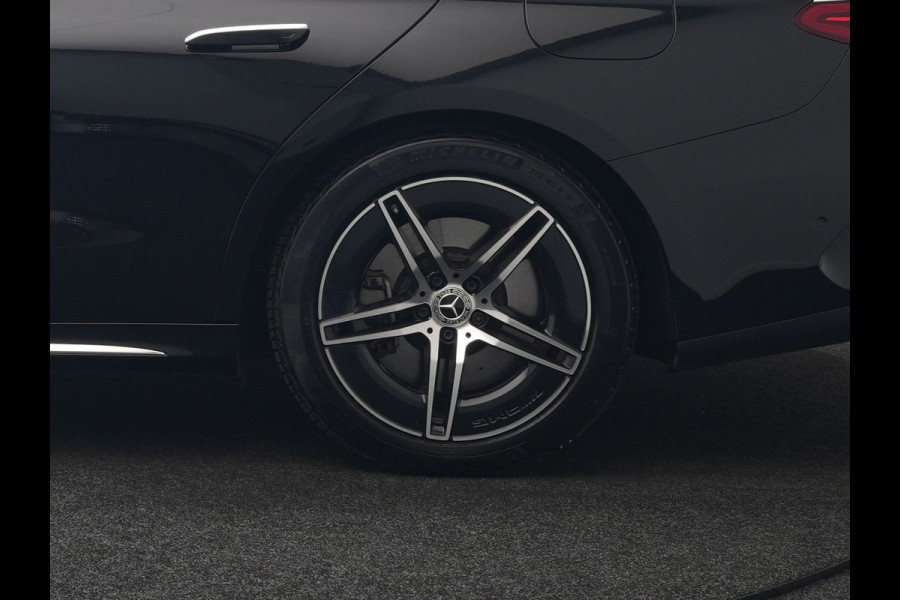 Mercedes-Benz E-Klasse Estate 300 e AMG Line PHEV 313pk Dealer O.H. | Trekhaak Af Fabriek | Adaptive Cruise | 360 Camera | Digital Light | Alcantara Sportstoelen Memory & Verwarmd | Sfeerverlichting | Keyless | Blis | Navigatie | DAB | Plug In Hybrid |