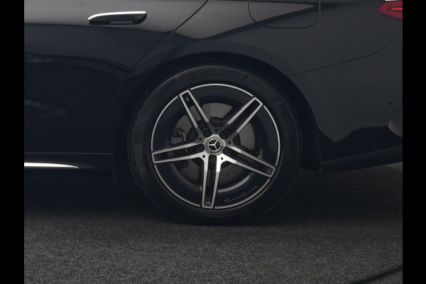 Mercedes-Benz E-Klasse Estate 300 e AMG Line PHEV 313pk Dealer O.H. | Trekhaak Af Fabriek | Adaptive Cruise | 360 Camera | Digital Light | Alcantara Sportstoelen Memory & Verwarmd | Sfeerverlichting | Keyless | Blis | Navigatie | DAB | Plug In Hybrid |