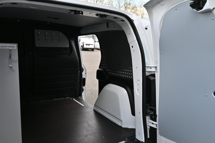 Mercedes-Benz Citan 110 CDI L1 Pro 3 Zitplaatsen, MBUX, Stoelverwarming
