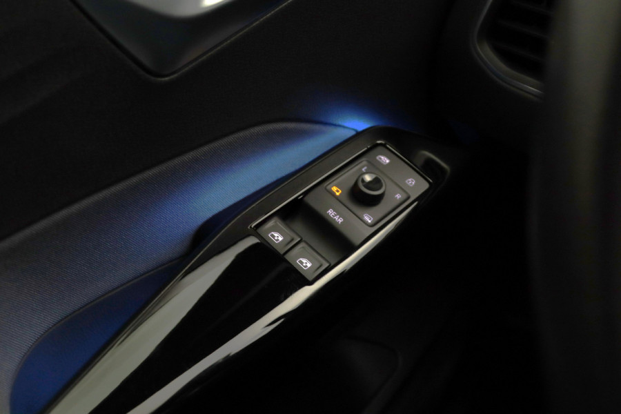 Volkswagen ID.3 Life 58 kWh 204 PK, Stoelverwarming, Stuurverwarming, Adap. Cruise Control