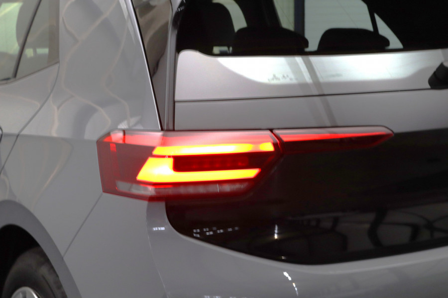 Volkswagen ID.3 Life 58 kWh 204 PK, Stoelverwarming, Stuurverwarming, Adap. Cruise Control