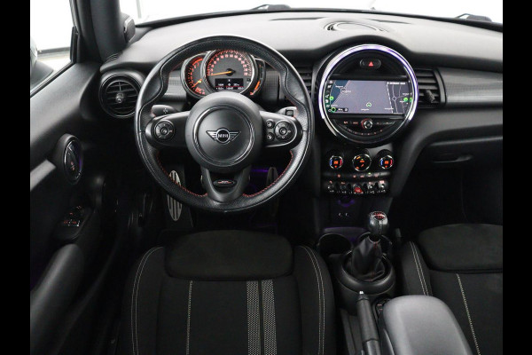 MINI Cooper 1.5 Cooper | Harman/Kardon | Carplay | Sportstoelen | Full LED | Navigatie | Climate control | Park Assist | Cruise control | Getint glas