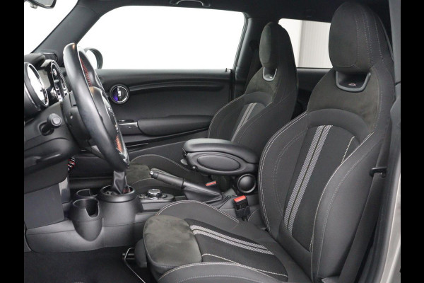 MINI Cooper 1.5 Cooper | Harman/Kardon | Carplay | Sportstoelen | Full LED | Navigatie | Climate control | Park Assist | Cruise control | Getint glas