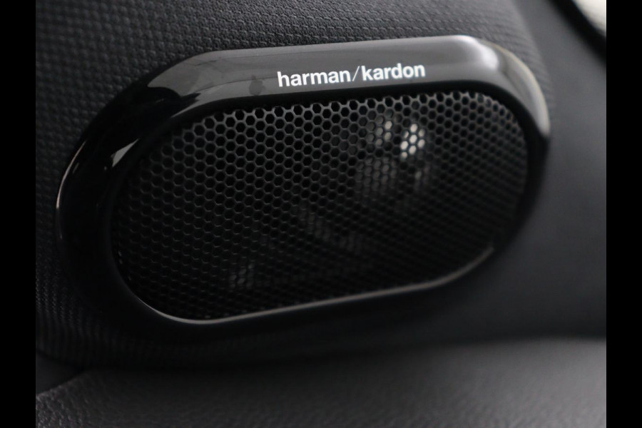 MINI Cooper 1.5 Cooper | Harman/Kardon | Carplay | Sportstoelen | Full LED | Navigatie | Climate control | Park Assist | Cruise control | Getint glas