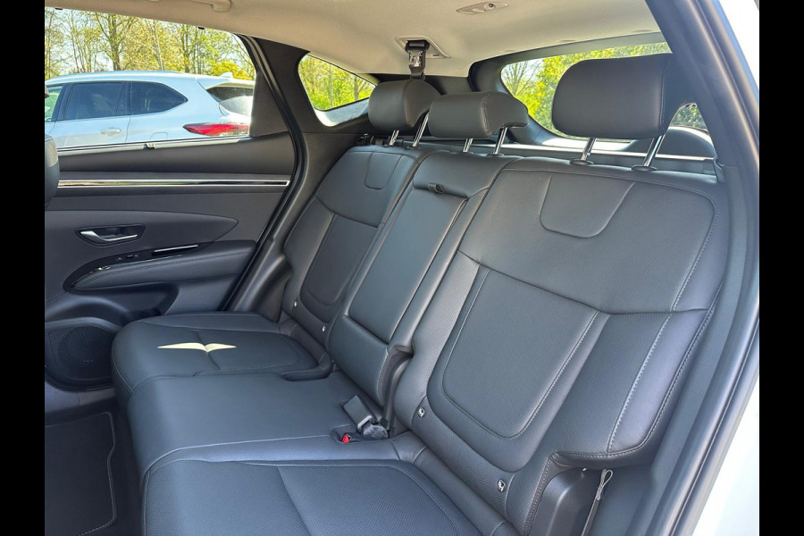 Hyundai Tucson 1.6 T-GDI PHEV Premium Sky 4WD | Panoramadak | Dealer onderhouden | Leder | Achteruitrijcamera | Elek. klep | Stoelverwarming voor & achter