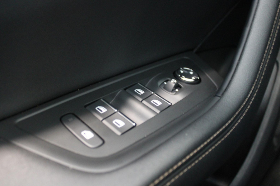 Peugeot 508 SW 1.6 HYbrid 225PK GT (Nieuw Model) | NAVIGATIE |PANORAMISCH SCHUIFDAK|KOPLAMPEN MATRIX LED | MISTRAL LEDEREN BEKLEDING | ELEKTRISCH VERSTELBARE VOORSTOELEN MET GEHEUGEN EN MASSAGE|DRAADLOOS APPLE CARPLAY/ANDROID AUTO | NIGHT VISION PACK | ADAPTIEF ONDERSTEL|7,4 KW LADEN| 19'' AUGUSTA LICHTMETALEN VELGEN | HIFI FOCAL| ADAPTIEVE CRUISECONTROL | WEGKLAPBARE TREKHAAK | ALARMSYSTEEM AF FABRIEK|DONKER GETINTE ACHTERRUITEN|