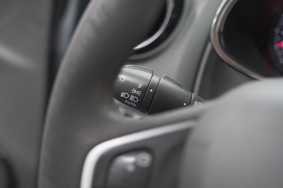 Renault Clio TCe 90 Zen | Navigatie | Parkeersensoren | Climate Control