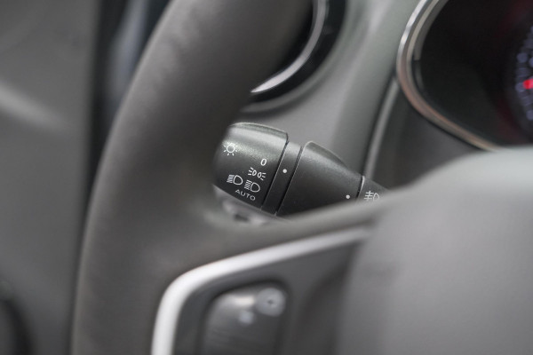 Renault Clio TCe 90 Zen | Navigatie | Parkeersensoren | Climate Control