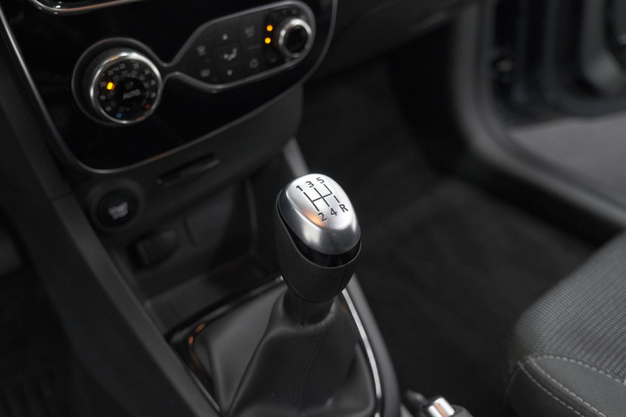 Renault Clio TCe 90 Zen | Navigatie | Parkeersensoren | Climate Control