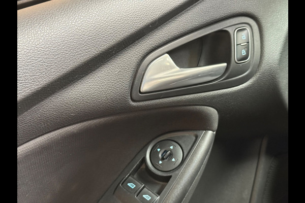 Ford FOCUS Wagon 1.0 ST-Line | Camera | Parkeersensoren | Led
