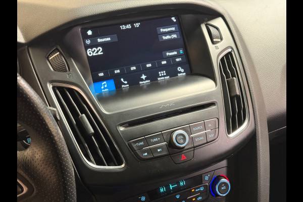 Ford FOCUS Wagon 1.0 ST-Line | Camera | Parkeersensoren | Led