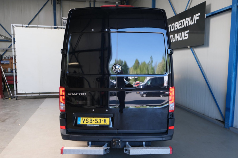 Volkswagen Crafter 35 2.0 TDI L3H3 Highline Automaat - N.A.P. Airco, Cruise, PDC, Navi, Carplay, Camera, Trekhaak.
