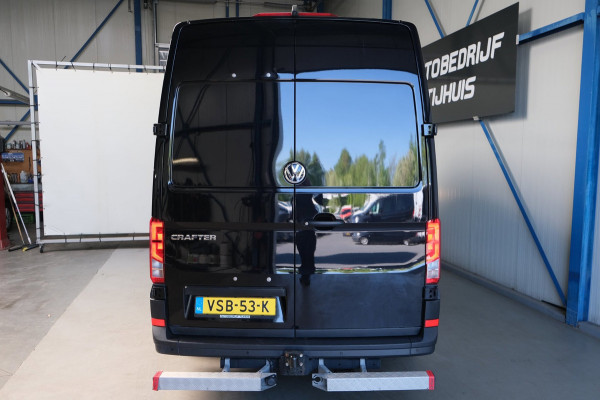 Volkswagen Crafter 35 2.0 TDI L3H3 Highline Automaat - N.A.P. Airco, Cruise, PDC, Navi, Carplay, Camera, Trekhaak.