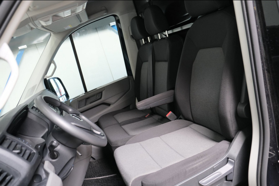 Volkswagen Crafter 35 2.0 TDI L3H3 Highline Automaat - N.A.P. Airco, Cruise, PDC, Navi, Carplay, Camera, Trekhaak.