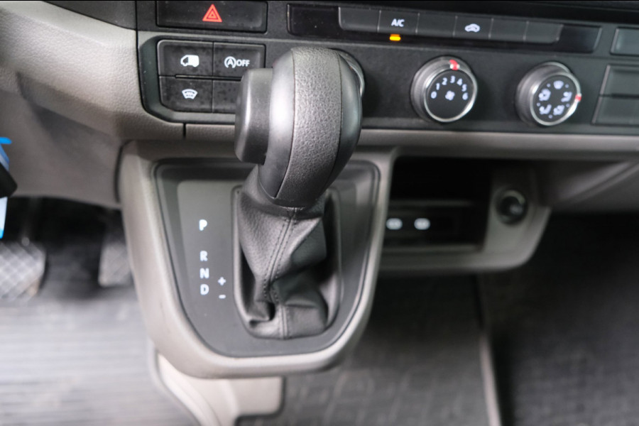 Volkswagen Crafter 35 2.0 TDI L3H3 Highline Automaat - N.A.P. Airco, Cruise, PDC, Navi, Carplay, Camera, Trekhaak.