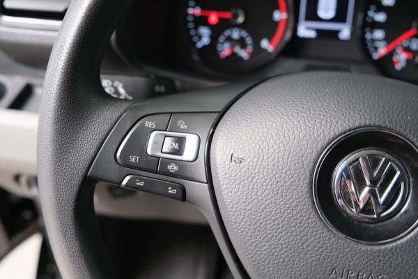 Volkswagen Crafter 35 2.0 TDI L3H3 Highline Automaat - N.A.P. Airco, Cruise, PDC, Navi, Carplay, Camera, Trekhaak.