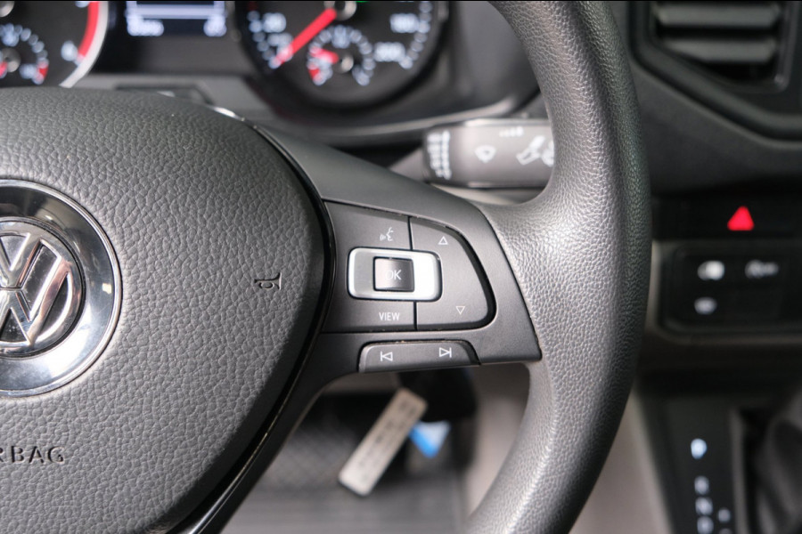 Volkswagen Crafter 35 2.0 TDI L3H3 Highline Automaat - N.A.P. Airco, Cruise, PDC, Navi, Carplay, Camera, Trekhaak.