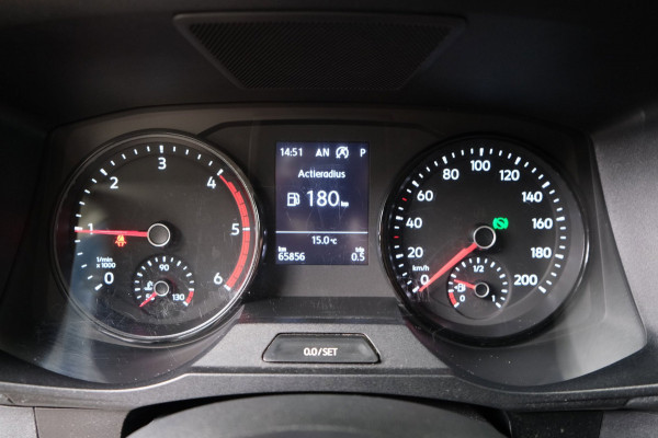 Volkswagen Crafter 35 2.0 TDI L3H3 Highline Automaat - N.A.P. Airco, Cruise, PDC, Navi, Carplay, Camera, Trekhaak.