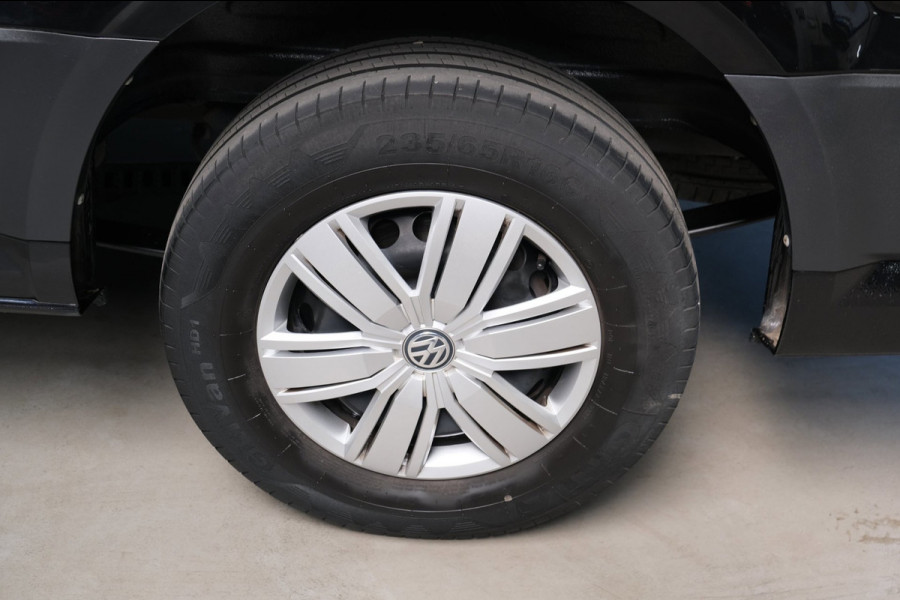 Volkswagen Crafter 35 2.0 TDI L3H3 Highline Automaat - N.A.P. Airco, Cruise, PDC, Navi, Carplay, Camera, Trekhaak.