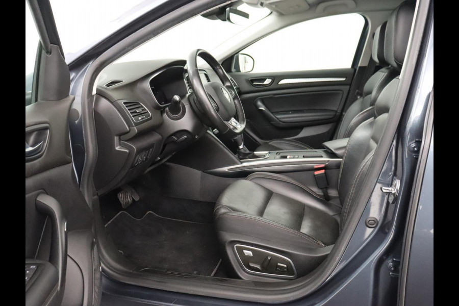 Renault Mégane 1.3 TCe Business Edition One | Leder | Stoelverwarming | Carplay | Keyless | Trekhaak | Navigatie | Full LED | Stuurverwarming | Camera | Digital Cockpit | Cruise control | Climate control