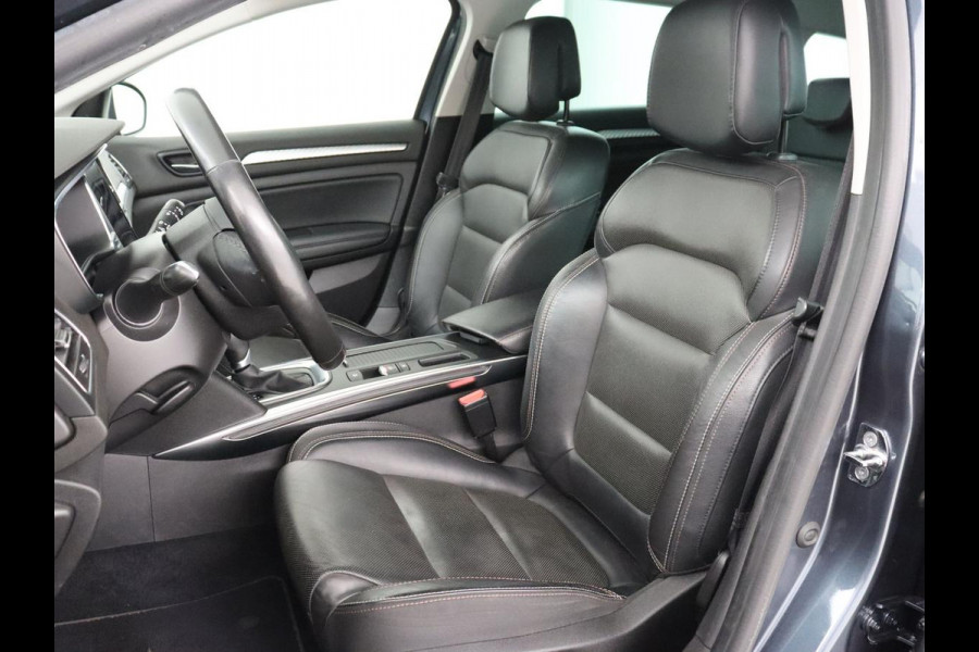 Renault Mégane 1.3 TCe Business Edition One | Leder | Stoelverwarming | Carplay | Keyless | Trekhaak | Navigatie | Full LED | Stuurverwarming | Camera | Digital Cockpit | Cruise control | Climate control