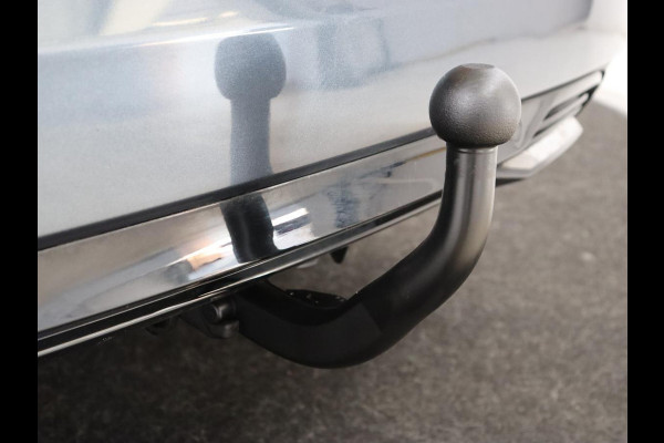 Renault Mégane 1.3 TCe Business Edition One | Leder | Stoelverwarming | Carplay | Keyless | Trekhaak | Navigatie | Full LED | Stuurverwarming | Camera | Digital Cockpit | Cruise control | Climate control