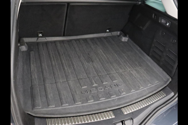 Renault Mégane 1.3 TCe Business Edition One | Leder | Stoelverwarming | Carplay | Keyless | Trekhaak | Navigatie | Full LED | Stuurverwarming | Camera | Digital Cockpit | Cruise control | Climate control