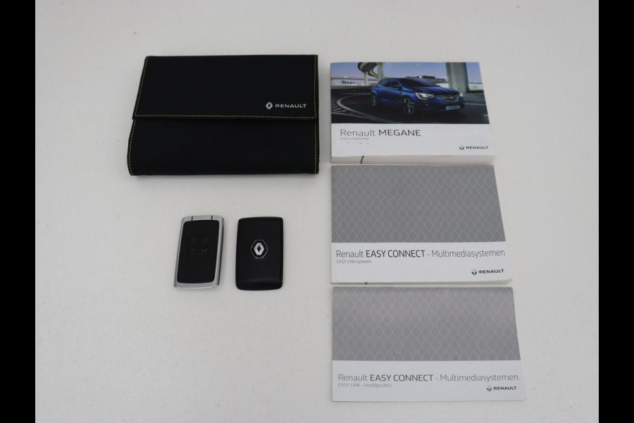 Renault Mégane 1.3 TCe Business Edition One | Leder | Stoelverwarming | Carplay | Keyless | Trekhaak | Navigatie | Full LED | Stuurverwarming | Camera | Digital Cockpit | Cruise control | Climate control