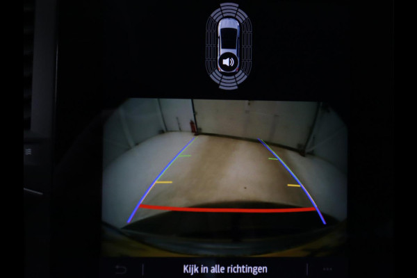 Renault Mégane 1.3 TCe Business Edition One | Leder | Stoelverwarming | Carplay | Keyless | Trekhaak | Navigatie | Full LED | Stuurverwarming | Camera | Digital Cockpit | Cruise control | Climate control