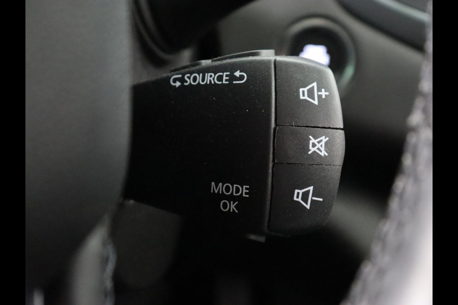 Renault Mégane 1.3 TCe Business Edition One | Leder | Stoelverwarming | Carplay | Keyless | Trekhaak | Navigatie | Full LED | Stuurverwarming | Camera | Digital Cockpit | Cruise control | Climate control