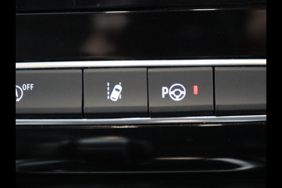 Renault Mégane 1.3 TCe Business Edition One | Leder | Stoelverwarming | Carplay | Keyless | Trekhaak | Navigatie | Full LED | Stuurverwarming | Camera | Digital Cockpit | Cruise control | Climate control