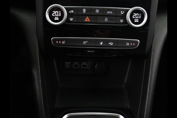 Renault Mégane 1.3 TCe Business Edition One | Leder | Stoelverwarming | Carplay | Keyless | Trekhaak | Navigatie | Full LED | Stuurverwarming | Camera | Digital Cockpit | Cruise control | Climate control