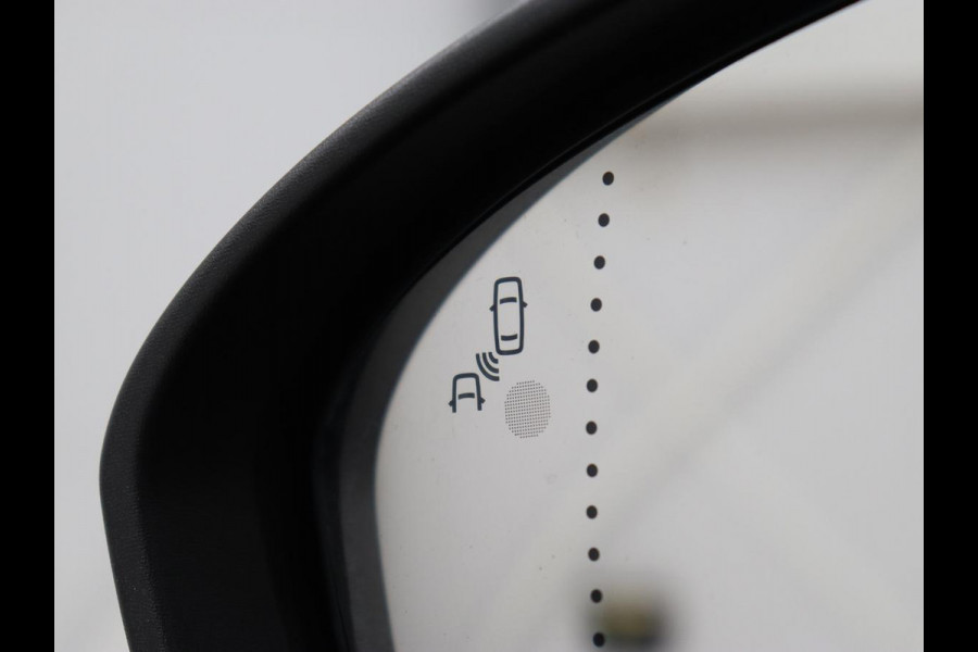 Renault Mégane 1.3 TCe Business Edition One | Leder | Stoelverwarming | Carplay | Keyless | Trekhaak | Navigatie | Full LED | Stuurverwarming | Camera | Digital Cockpit | Cruise control | Climate control