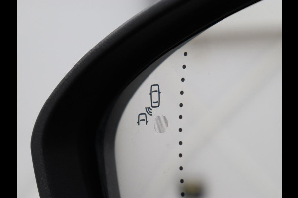 Renault Mégane 1.3 TCe Business Edition One | Leder | Stoelverwarming | Carplay | Keyless | Trekhaak | Navigatie | Full LED | Stuurverwarming | Camera | Digital Cockpit | Cruise control | Climate control