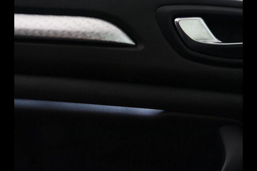 Renault Mégane 1.3 TCe Business Edition One | Leder | Stoelverwarming | Carplay | Keyless | Trekhaak | Navigatie | Full LED | Stuurverwarming | Camera | Digital Cockpit | Cruise control | Climate control
