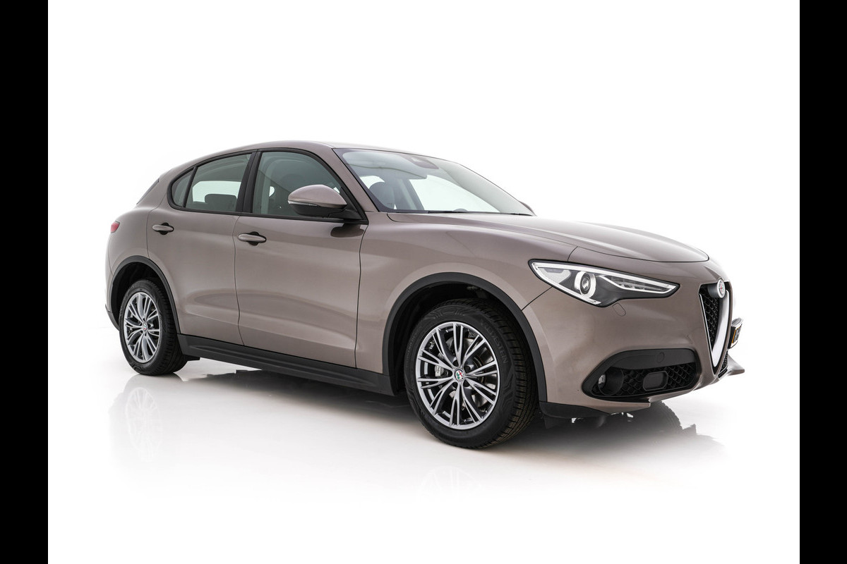 Alfa Romeo Stelvio 2.2d Super Aut. *LEATHER-FABRIC | BI-XENON | DAB+ | NAVI-FULLMAP | COMFORT-SEATS | ECC | CRUISE | PDC | 18"ALU*