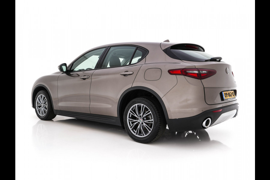 Alfa Romeo Stelvio 2.2d Super Aut. *LEATHER-FABRIC | BI-XENON | DAB+ | NAVI-FULLMAP | COMFORT-SEATS | ECC | CRUISE | PDC | 18"ALU*
