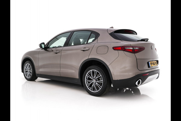 Alfa Romeo Stelvio 2.2d Super Aut. *LEATHER-FABRIC | BI-XENON | DAB+ | NAVI-FULLMAP | COMFORT-SEATS | ECC | CRUISE | PDC | 18"ALU*