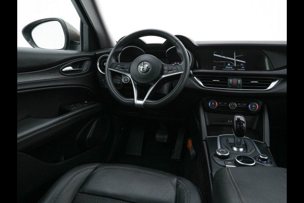 Alfa Romeo Stelvio 2.2d Super Aut. *LEATHER-FABRIC | BI-XENON | DAB+ | NAVI-FULLMAP | COMFORT-SEATS | ECC | CRUISE | PDC | 18"ALU*