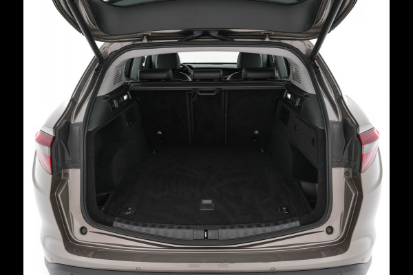 Alfa Romeo Stelvio 2.2d Super Aut. *LEATHER-FABRIC | BI-XENON | DAB+ | NAVI-FULLMAP | COMFORT-SEATS | ECC | CRUISE | PDC | 18"ALU*