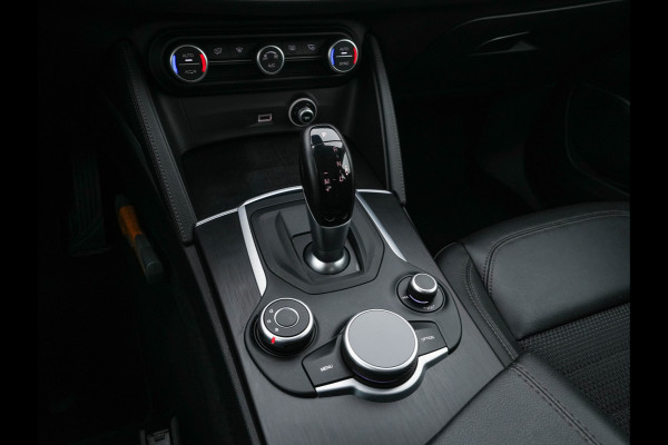 Alfa Romeo Stelvio 2.2d Super Aut. *LEATHER-FABRIC | BI-XENON | DAB+ | NAVI-FULLMAP | COMFORT-SEATS | ECC | CRUISE | PDC | 18"ALU*